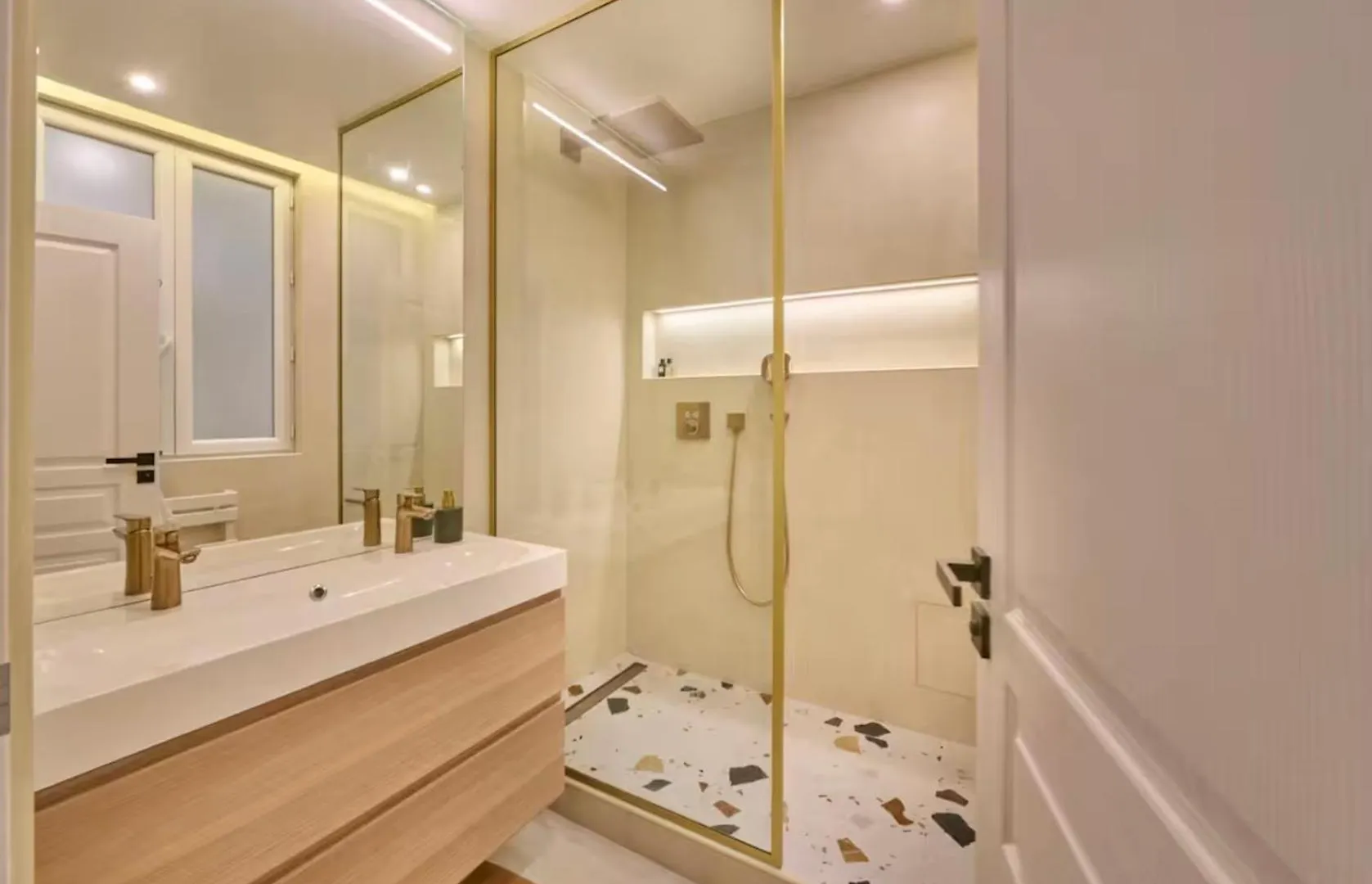 Apartamento Beach - Kitchen - Wifi - Air Conditioning - Center - Tram Niza